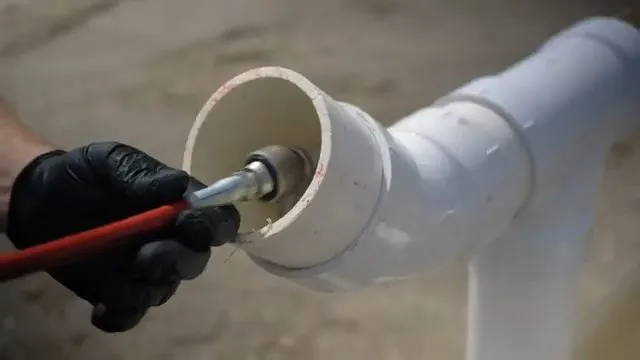 Connecting a hydro jet nozzle to a hose