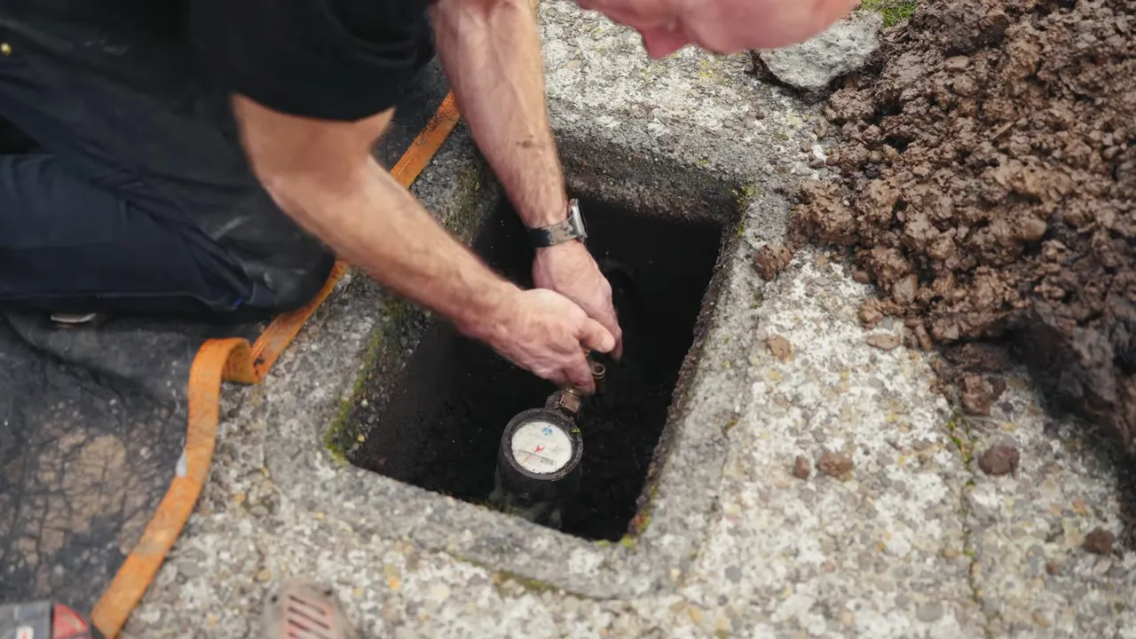 Opening an underground water service access