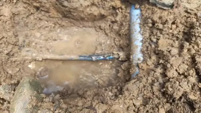 Searching for a leak in a flooded excavation